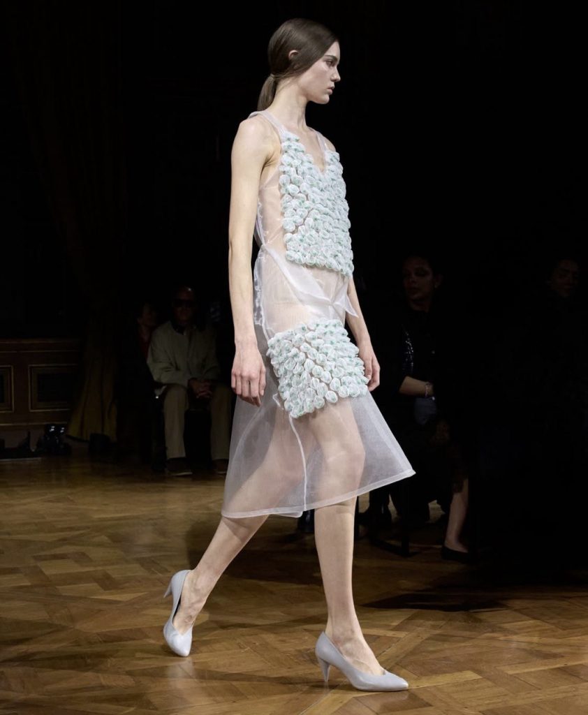 Victoria Beckham pr&auml;sentiert von der polnischen K&uuml;nstlerin inspirierte Kollektion