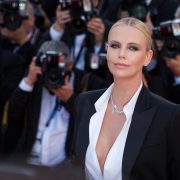 Vanessa K&uuml;stner pr&auml;sentiert eine emotionale Ausstellung in ihrer Heimatstadt Salzburg