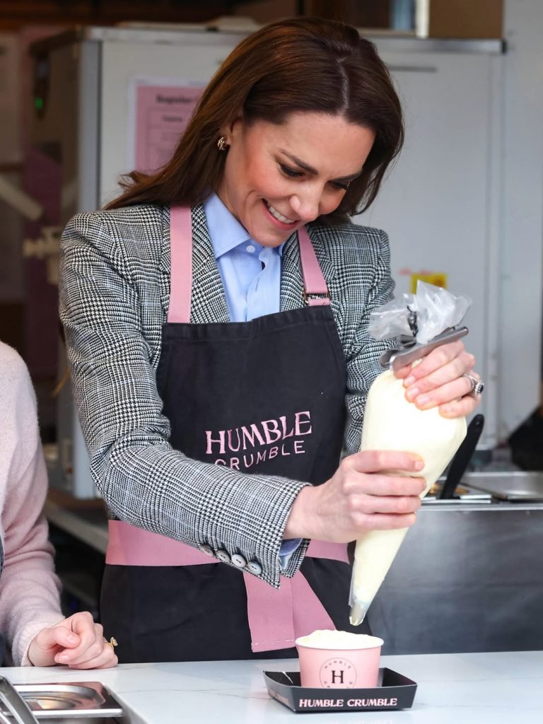 Catherine, Princess of Wales und Prince William, Prince of Wales besuchen einen Markt in London