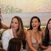 Eva Longoria zieht sich zum 50. Geburtstag aus