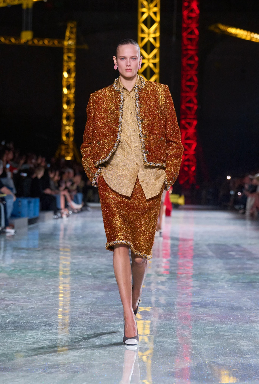 Die Verschmelzung von Tradition und futuristischer Vision in der Chanel FW &rsquo;26/27 Kollektion