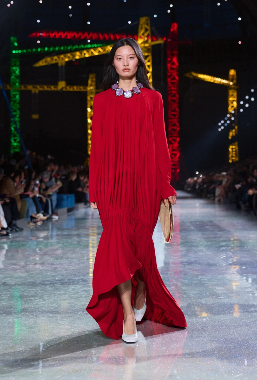 Die Verschmelzung von Tradition und futuristischer Vision in der Chanel FW &rsquo;26/27 Kollektion