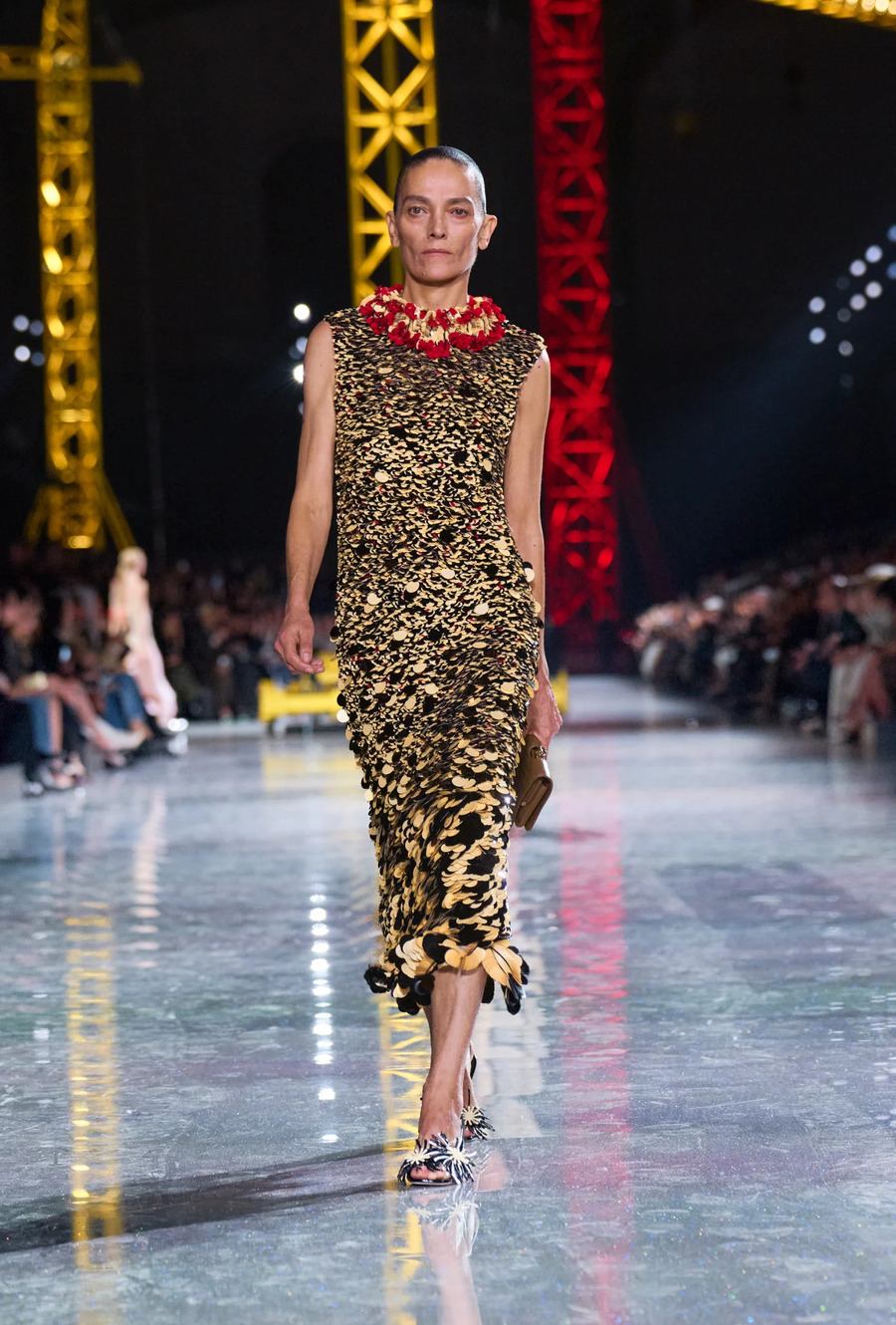 Die Verschmelzung von Tradition und futuristischer Vision in der Chanel FW &rsquo;26/27 Kollektion