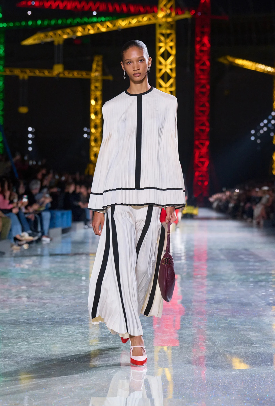 Die Verschmelzung von Tradition und futuristischer Vision in der Chanel FW &rsquo;26/27 Kollektion