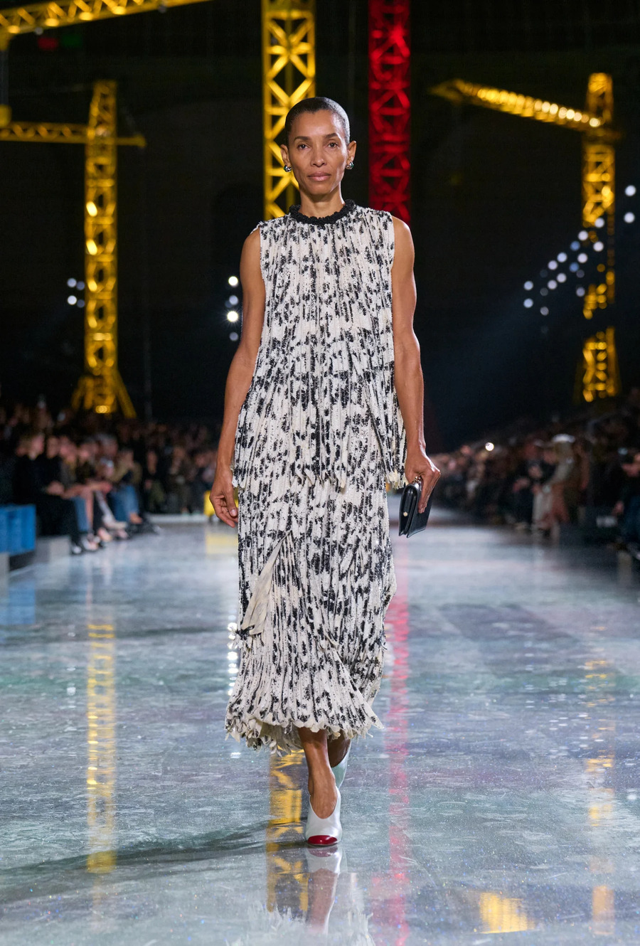 Die Verschmelzung von Tradition und futuristischer Vision in der Chanel FW &rsquo;26/27 Kollektion