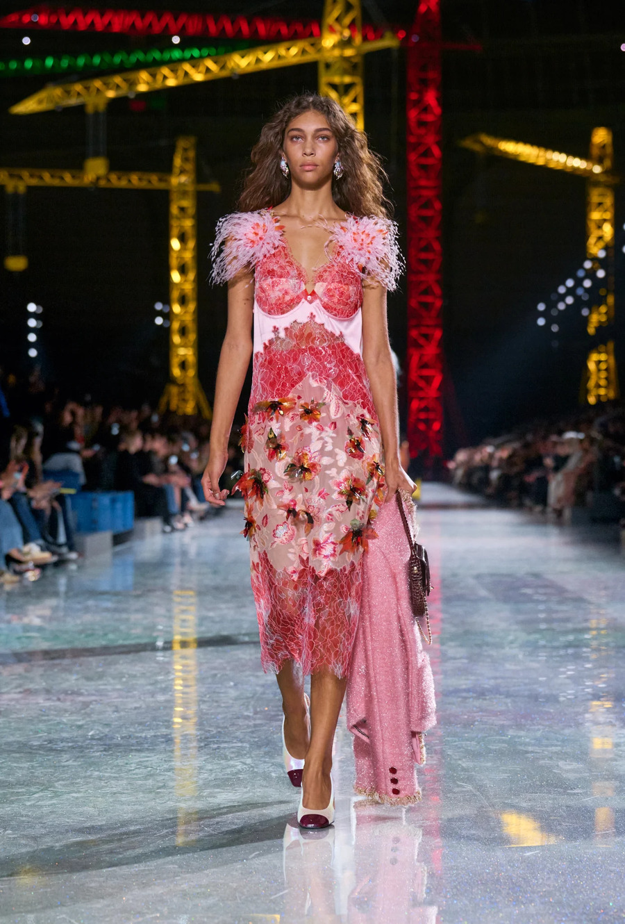 Die Verschmelzung von Tradition und futuristischer Vision in der Chanel FW &rsquo;26/27 Kollektion