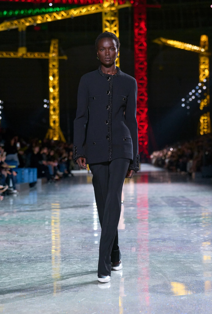 Die Verschmelzung von Tradition und futuristischer Vision in der Chanel FW &rsquo;26/27 Kollektion