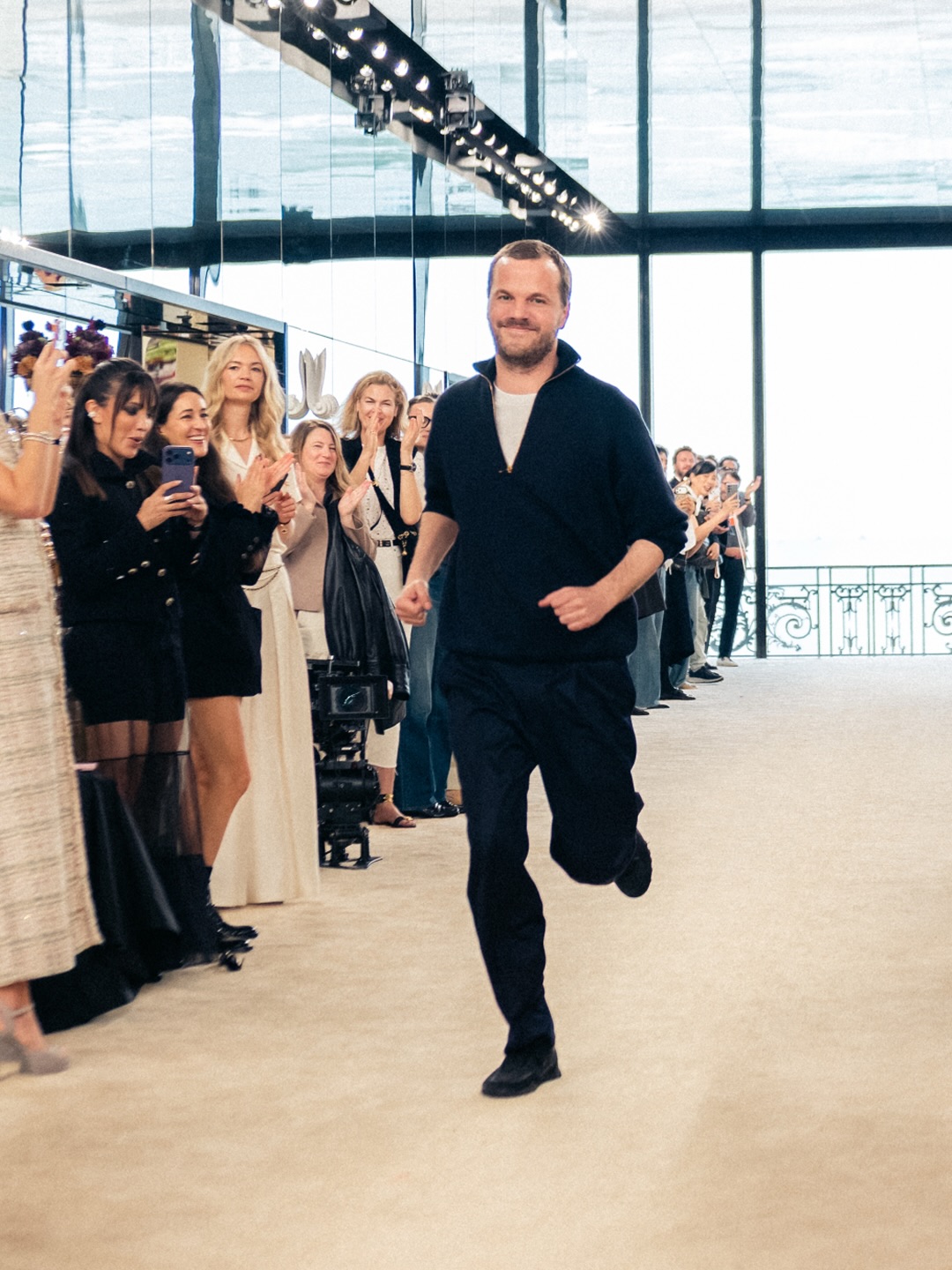 Wodurch blieb die erste Cruise-Show von Matthieu Blazy f&uuml;r Chanel in Erinnerung?
