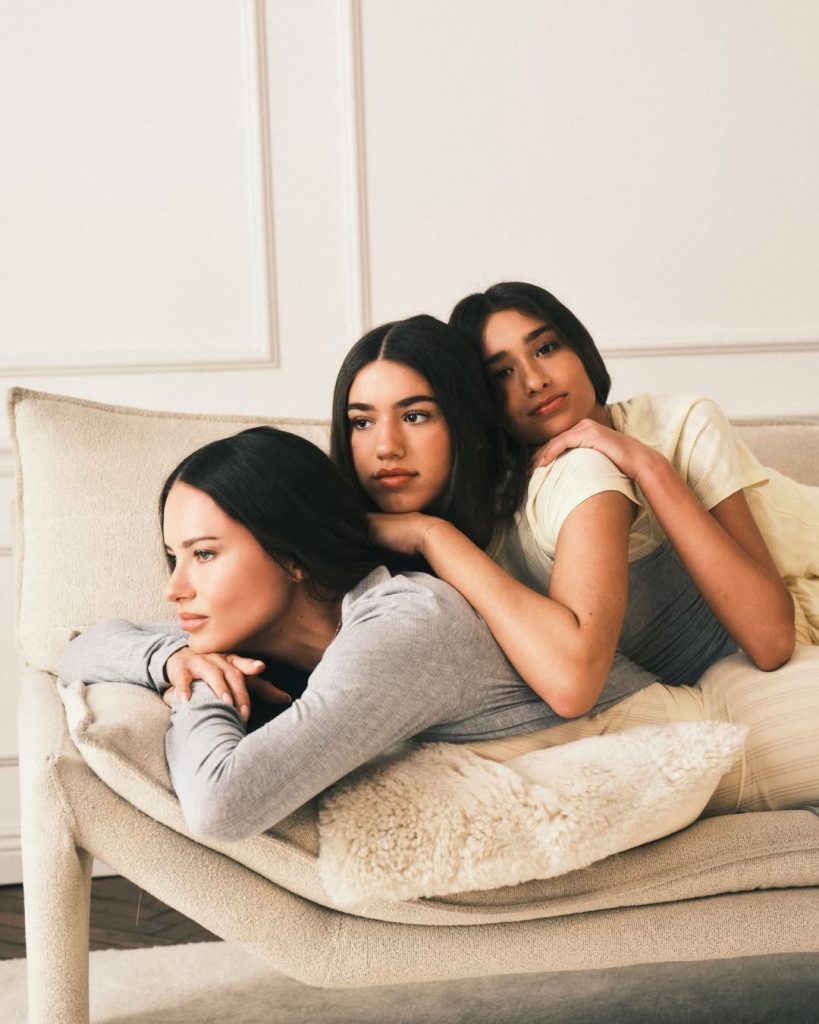 Adriana Lima erstmals gemeinsam mit ihren T&ouml;chtern in einer Kampagne von Victoria’s Secret