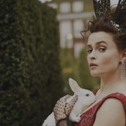 Tradwife-Bloggerin Nara Smith k&uuml;ndigt ihr erstes Kochbuch an