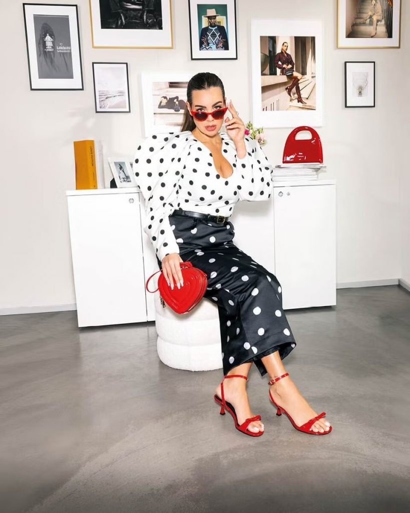 Nadine Mirada modelt in der neuen Werbekampagne von Humanic