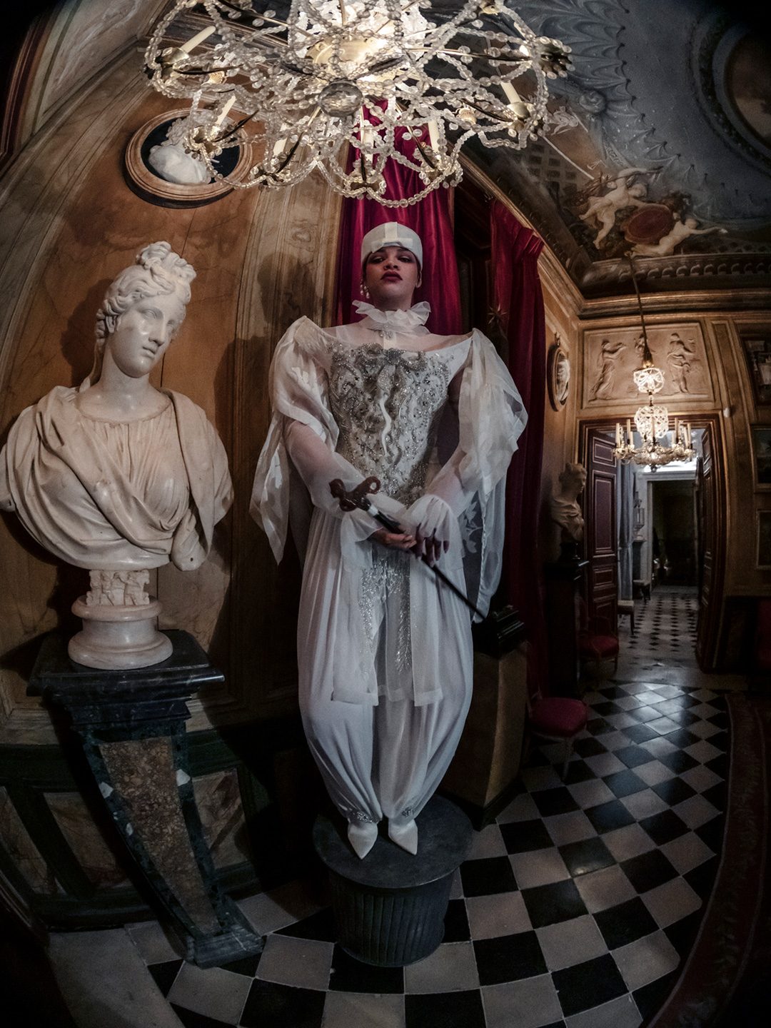 Rihanna erschien gemeinsam mit ihrer Tochter auf dem Cover des W Magazine