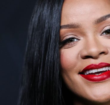 Rihanna zeigt sich erstmals mit ihrer Tochter in der Öffentlichkeit