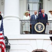 Nadine Mirada modelt in der neuen Werbekampagne von Humanic