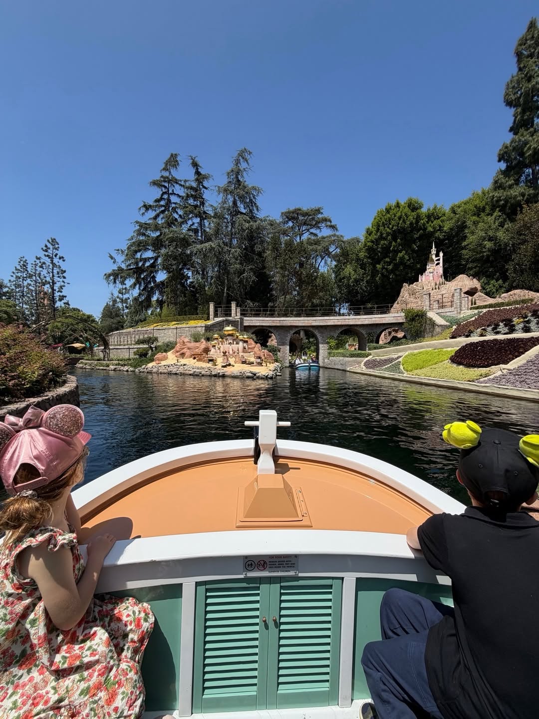 Wie die Familie von Meghan Markle einen Tag im Disneyland verbrachte