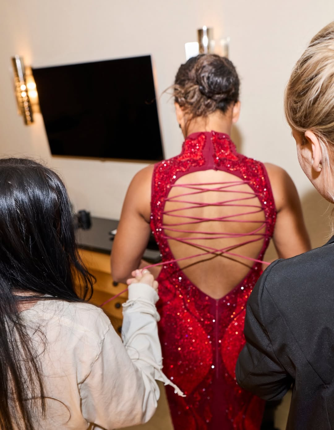 Robert Wun erschuf leuchtende Looks f&uuml;r Beyonc&eacute;, Lalisa und Naomi Osaka aus einer Million Swarovski-Kristallen