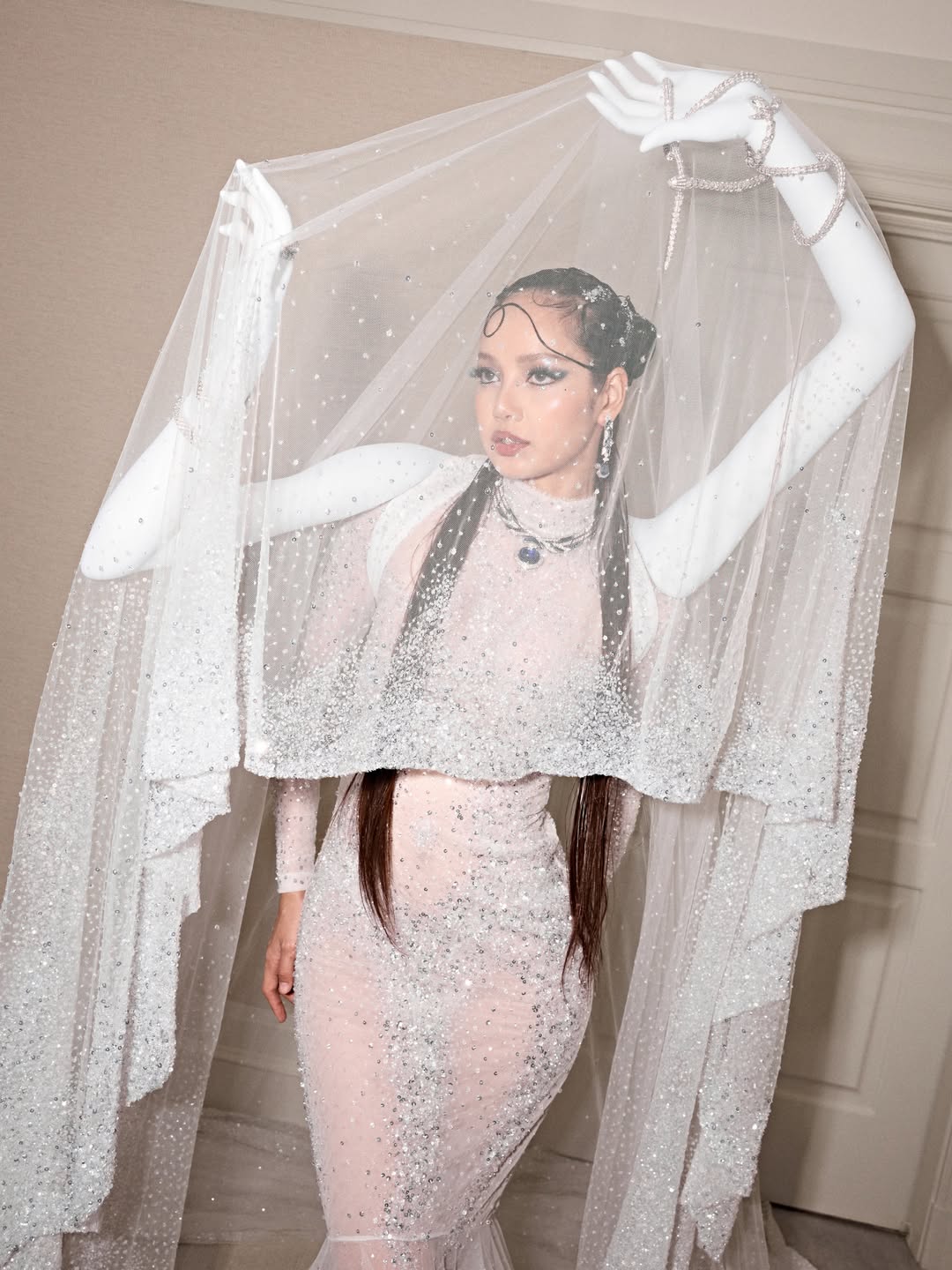 Robert Wun erschuf leuchtende Looks f&uuml;r Beyonc&eacute;, Lalisa und Naomi Osaka aus einer Million Swarovski-Kristallen