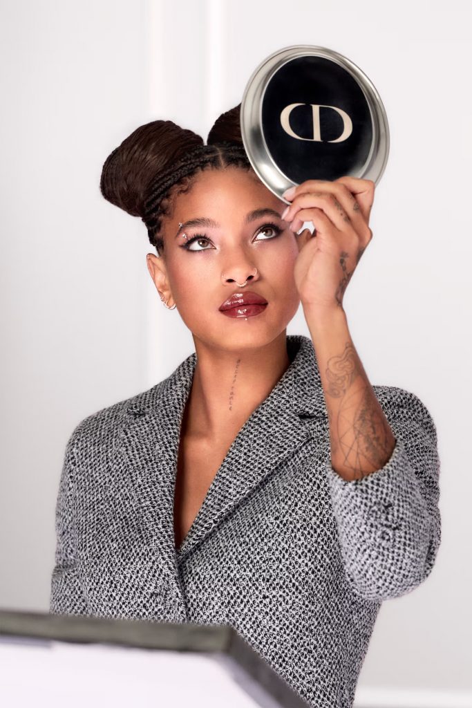 Anya Taylor-Joy, Jisoo und Willow Smith in neuer Kampagne von Dior Beauty