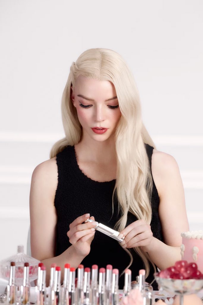Anya Taylor-Joy, Jisoo und Willow Smith in neuer Kampagne von Dior Beauty