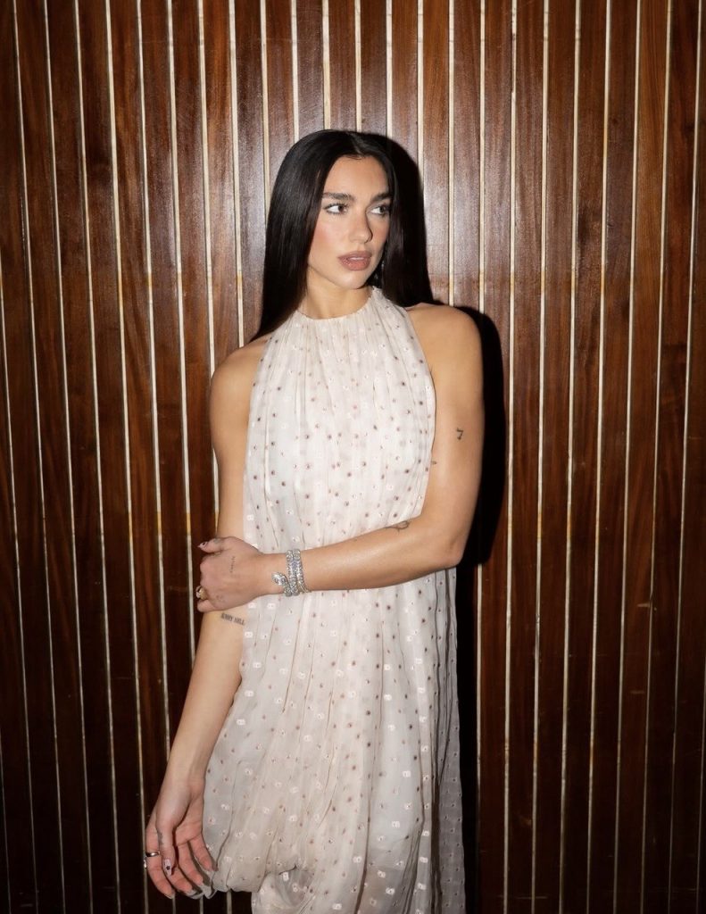 Dua Lipa fordert 15 Millionen Dollar von Samsung