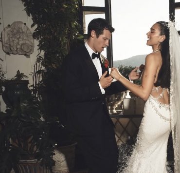 Mr & Mrs: Dua Lipa teilt neue Hochzeitsfotos