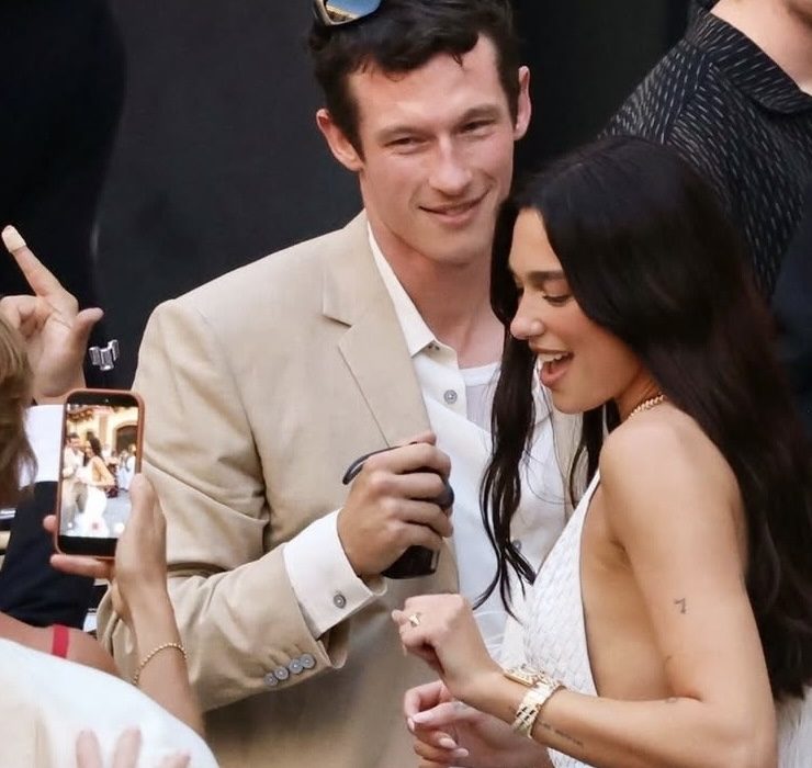 Dua Lipa und Callum Turner starten ihre Hochzeitsfeierlichkeiten auf Sizilien