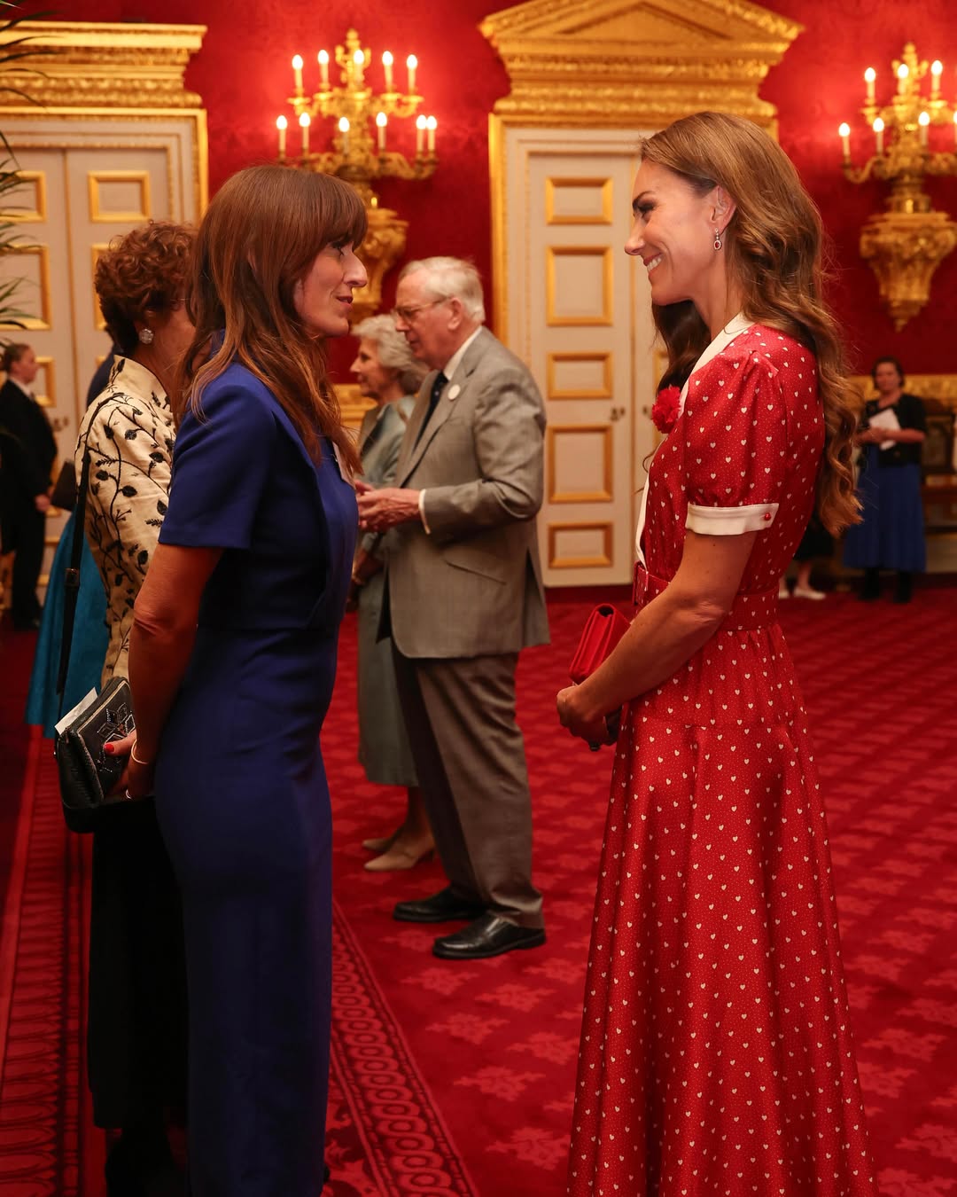 Modischer Auftritt: Die Prinzessin von Wales zeigt eine stilvolle Alternative zum Polka-Dot-Print