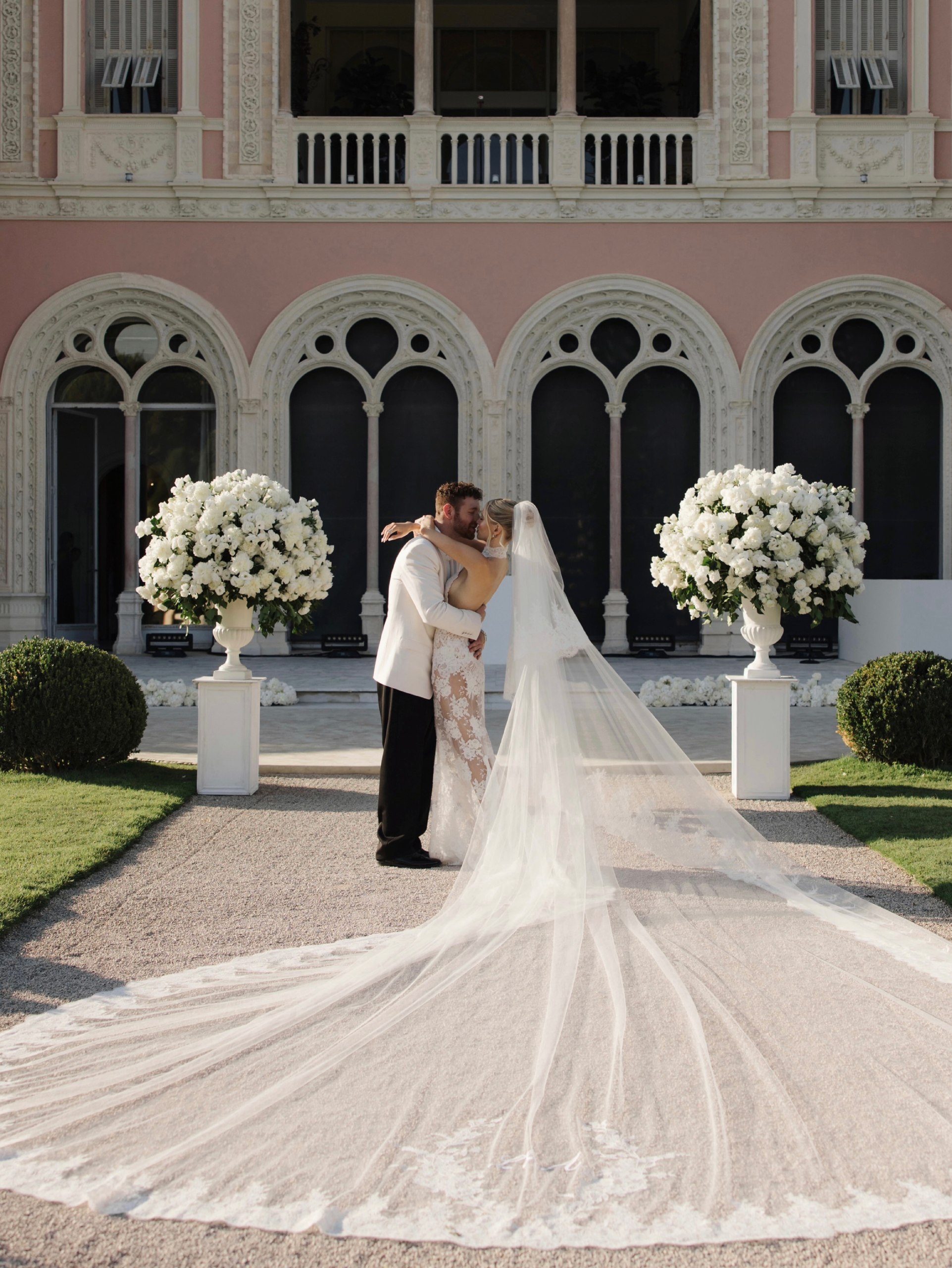 Leonie Hanne celebrated a fairytale wedding in France and shared the first photos
