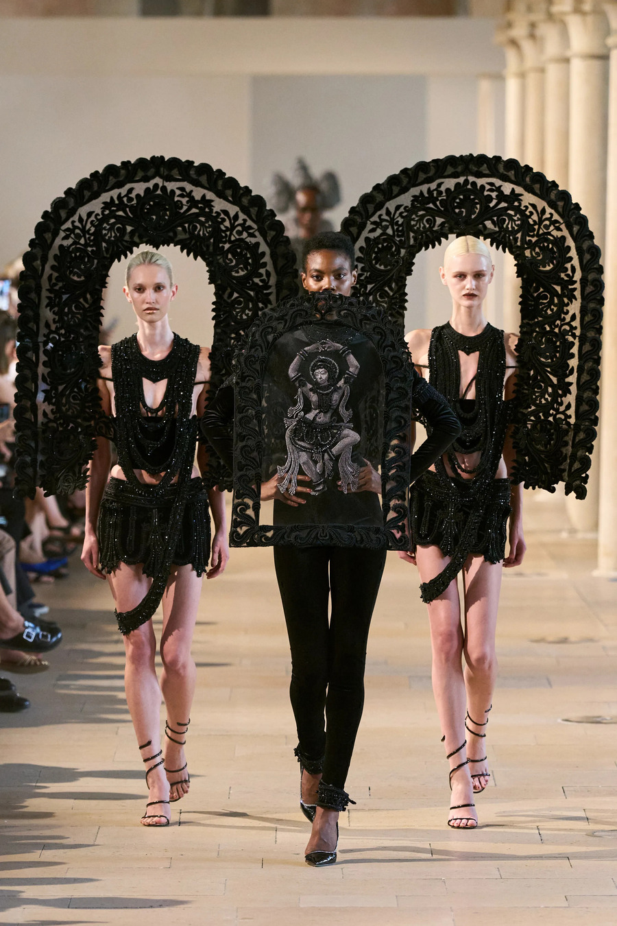 Temple-inspired gowns: Rahul Mishra unveils the Haute Couture collection «Devi: The Eternal Muse»