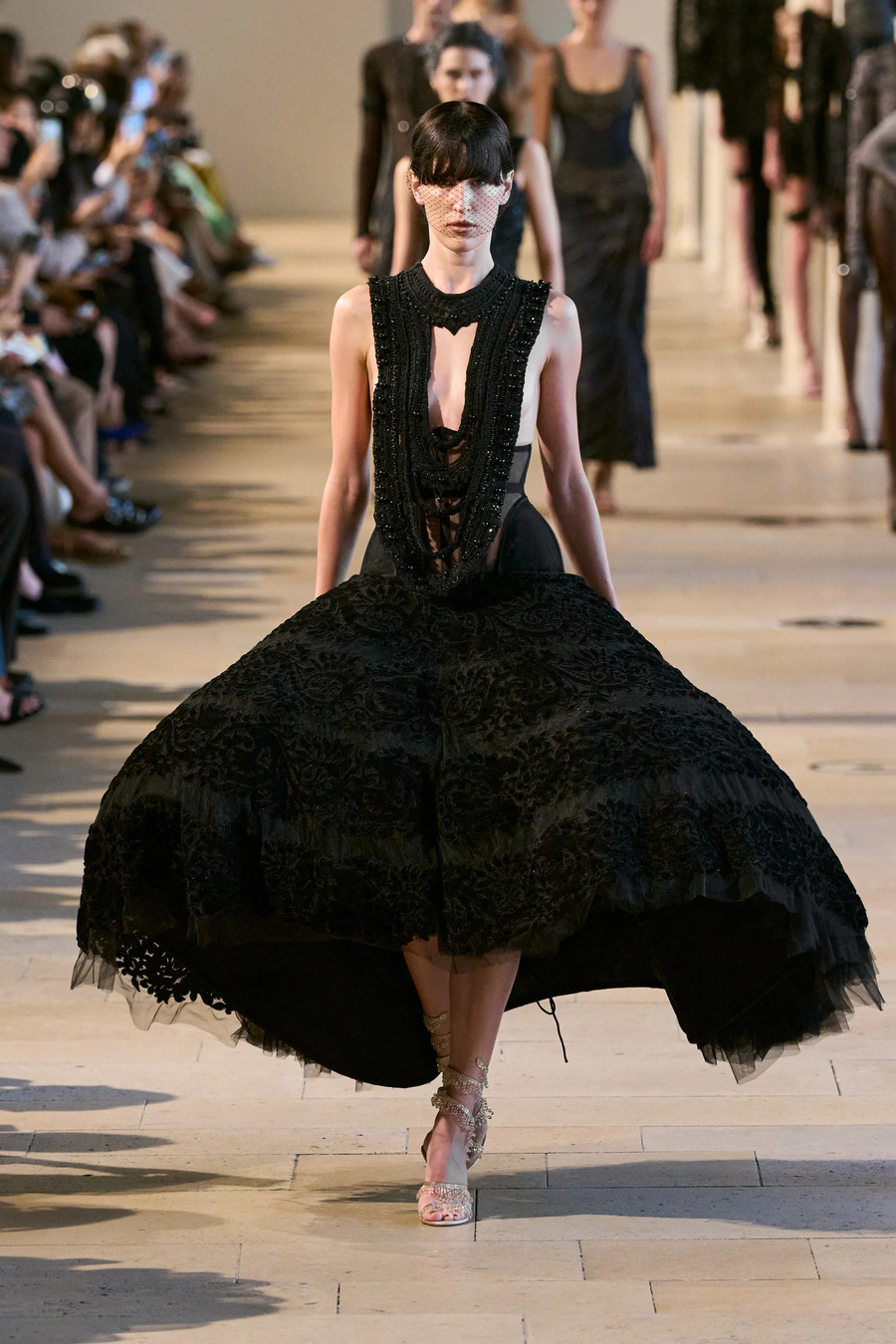 Temple-inspired gowns: Rahul Mishra unveils the Haute Couture collection «Devi: The Eternal Muse»