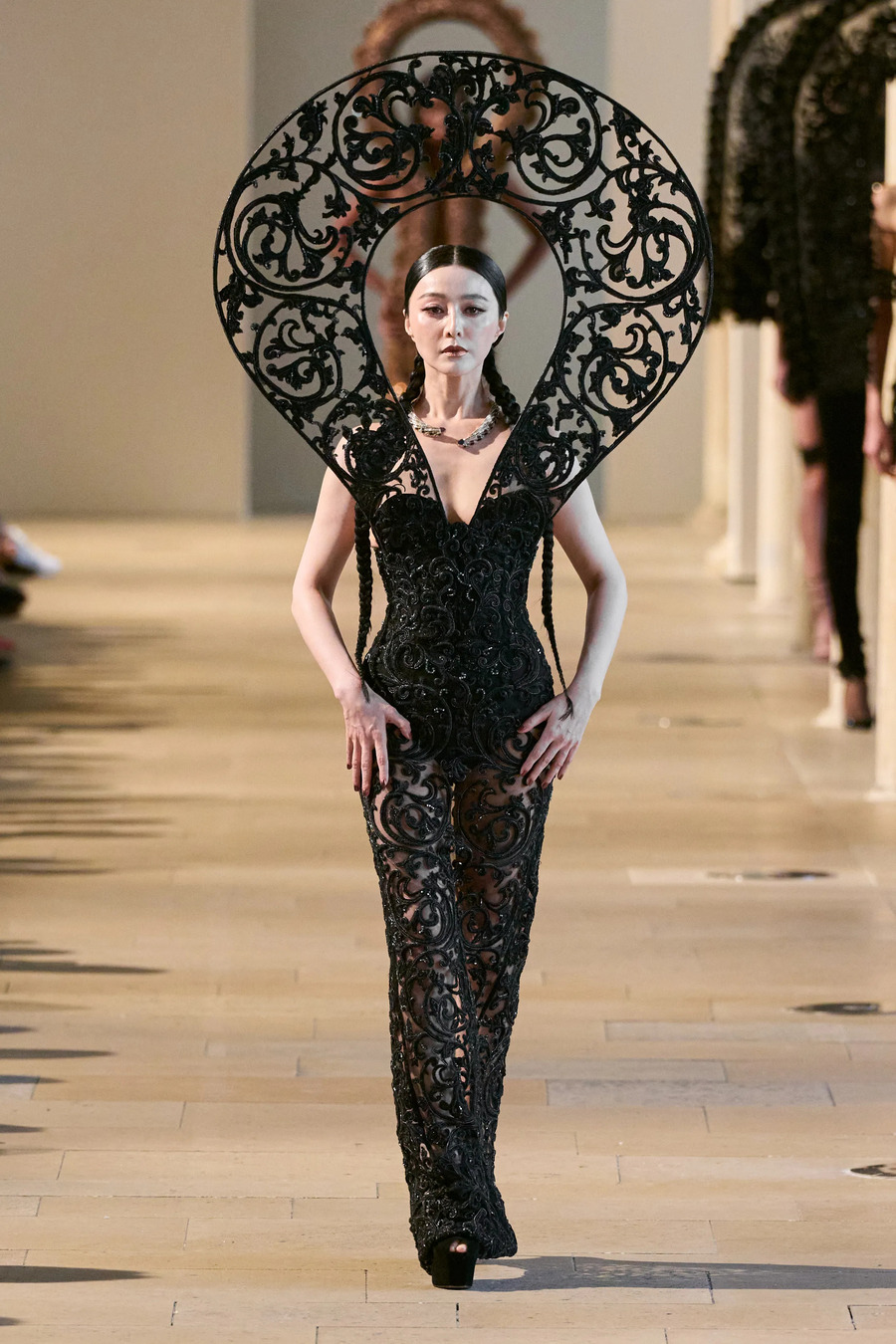 Temple-inspired gowns: Rahul Mishra unveils the Haute Couture collection «Devi: The Eternal Muse»