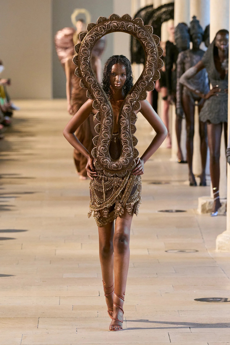 Temple-inspired gowns: Rahul Mishra unveils the Haute Couture collection «Devi: The Eternal Muse»
