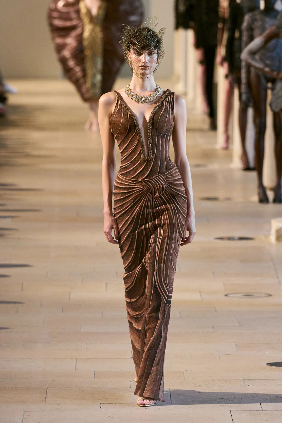 Temple-inspired gowns: Rahul Mishra unveils the Haute Couture collection «Devi: The Eternal Muse»