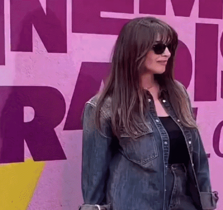 Im Denim-Total-Look: Monica Bellucci zeigt sich beim Filmfestival in Paris