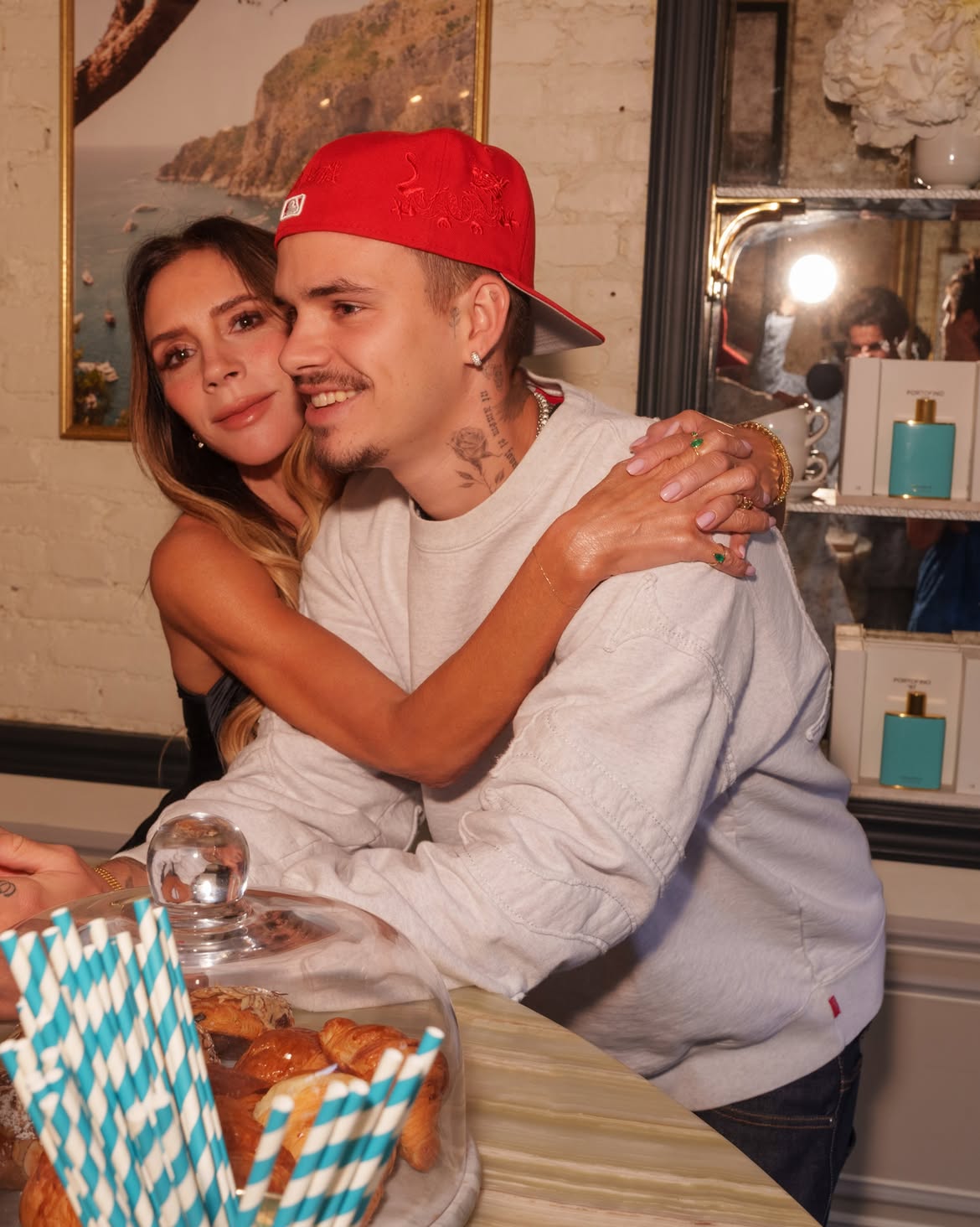 Victoria Beckham eröffnet Pop-up, inspiriert von ihrem Duft Portofino ’97