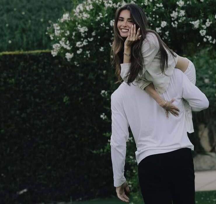 Madison Beer announces engagement to NFL star Justin Herbert