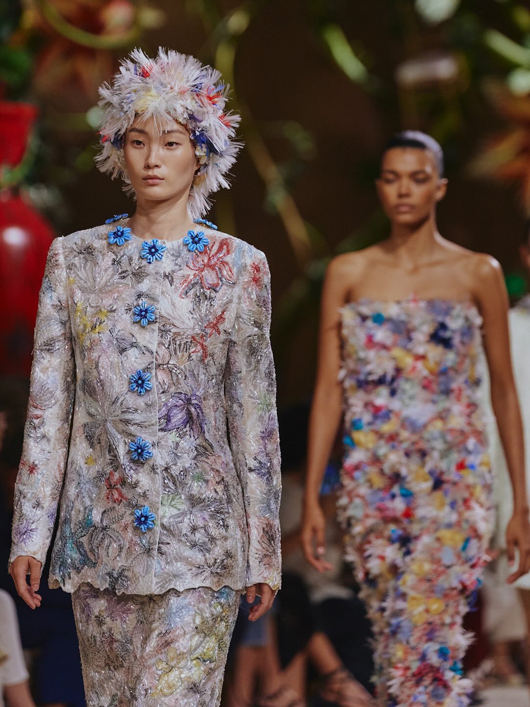M&auml;rchenhafter Garten und die Archive von Chanel: Matthieu Blazy pr&auml;sentiert neue Haute-Couture-Kollektion