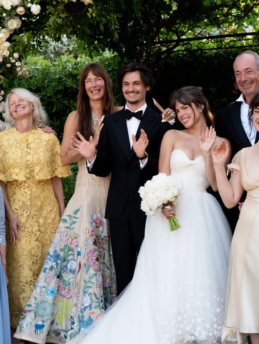Pamela Andersons j&uuml;ngster Sohn hat in Saint-Tropez geheiratet: Die ersten Fotos der Hochzeit