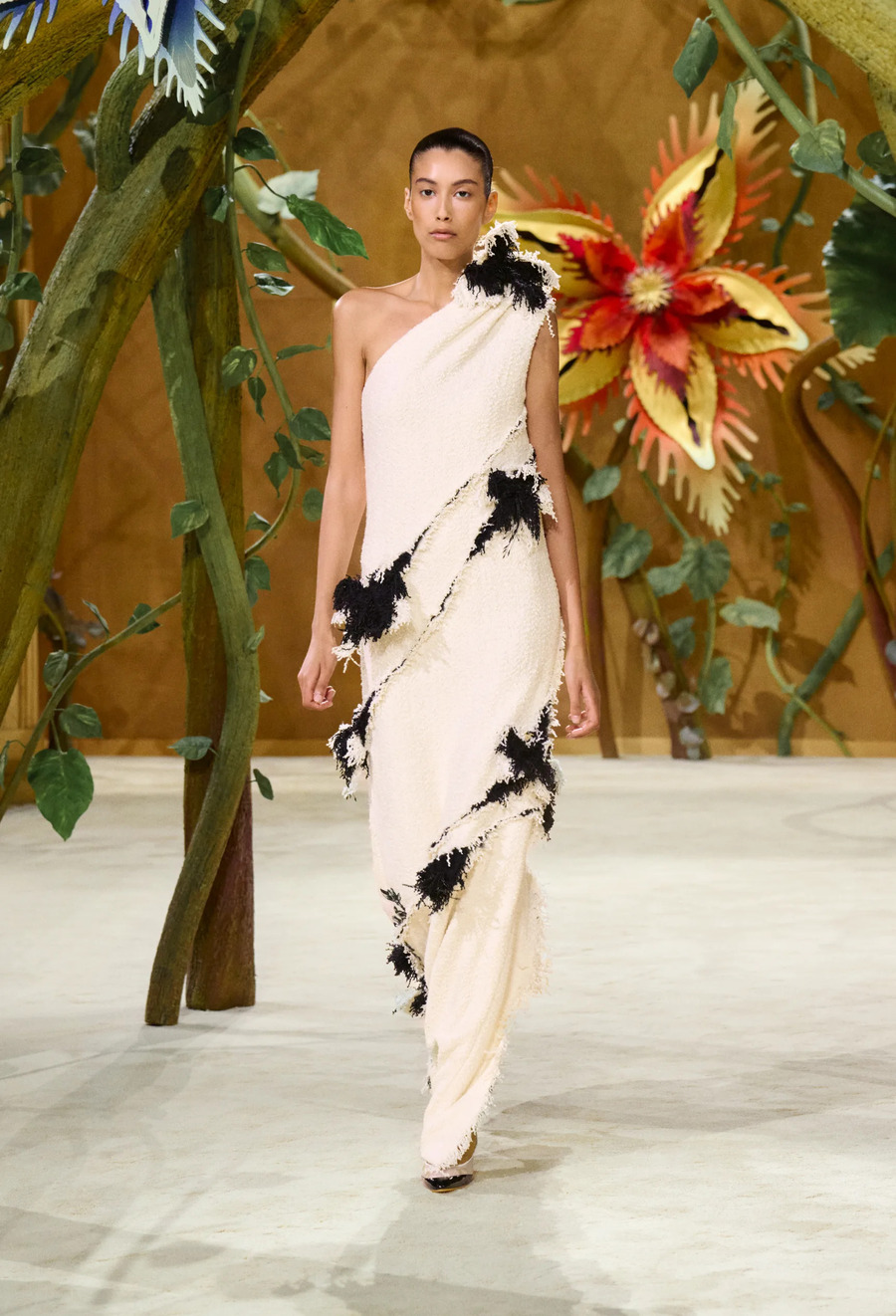 M&auml;rchenhafter Garten und die Archive von Chanel: Matthieu Blazy pr&auml;sentiert neue Haute-Couture-Kollektion