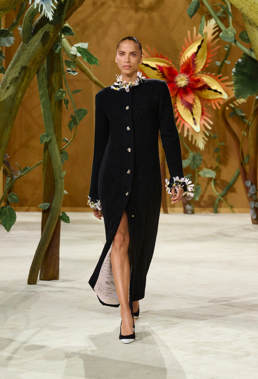 M&auml;rchenhafter Garten und die Archive von Chanel: Matthieu Blazy pr&auml;sentiert neue Haute-Couture-Kollektion