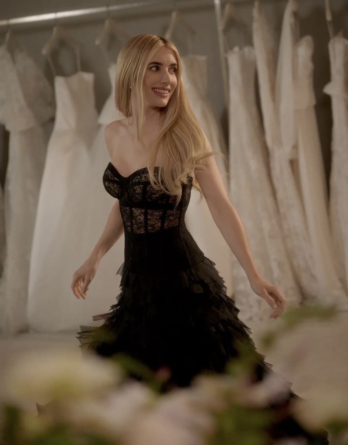 Emma Roberts hat geheiratet: Wir werfen einen Blick auf das Brautkleid der Schauspielerin