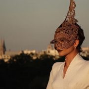 M&auml;rchenhafter Garten und die Archive von Chanel: Matthieu Blazy pr&auml;sentiert neue Haute-Couture-Kollektion