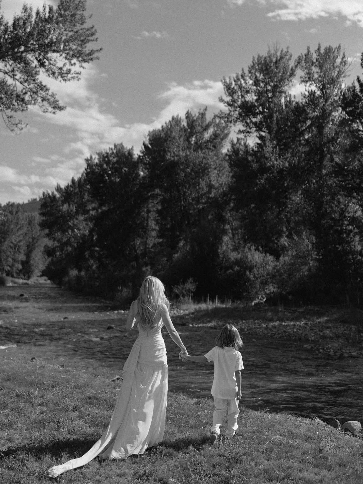 Emma Roberts zeigt neue Fotos von ihrer Hochzeit