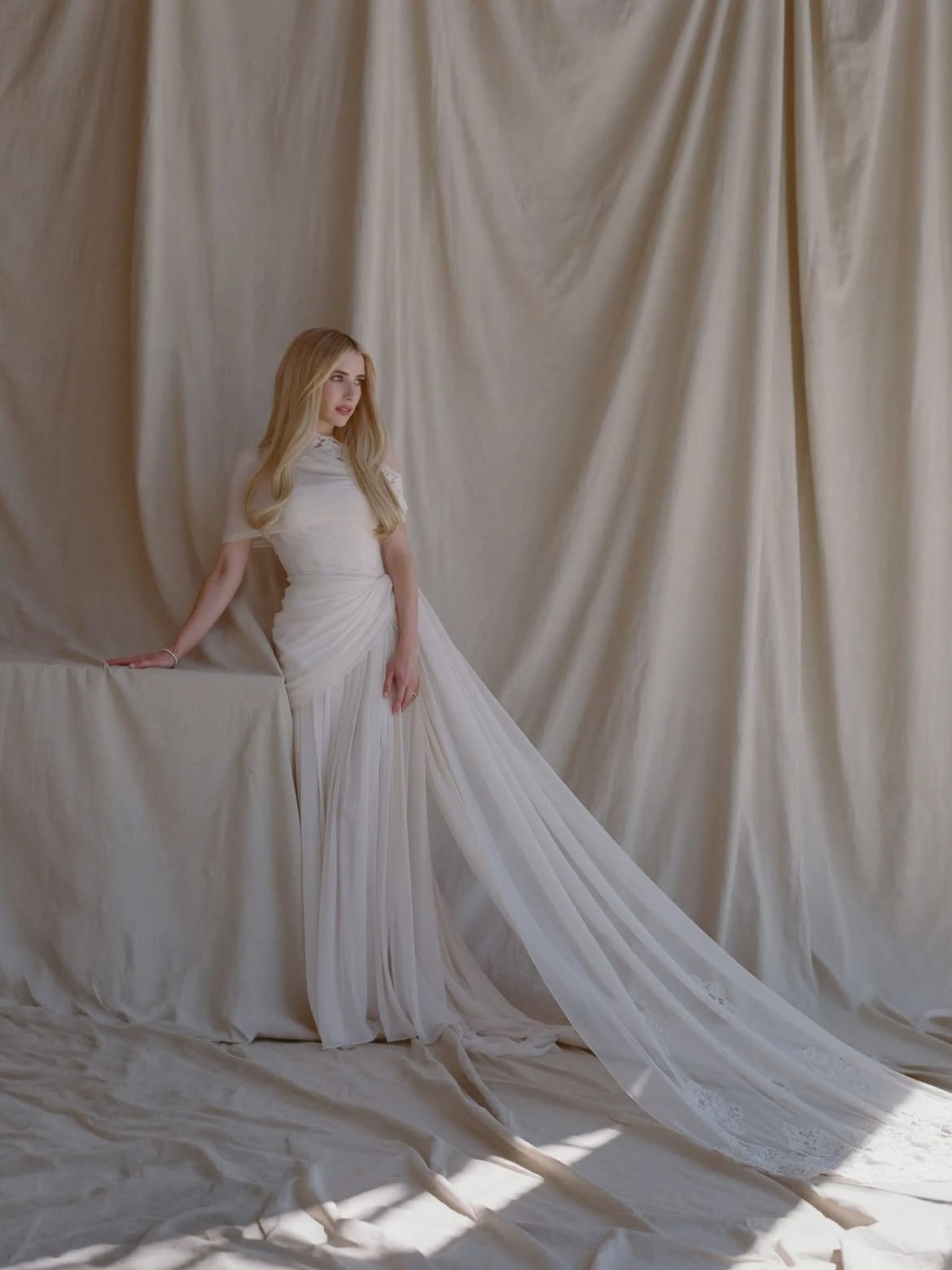 Emma Roberts zeigt neue Fotos von ihrer Hochzeit