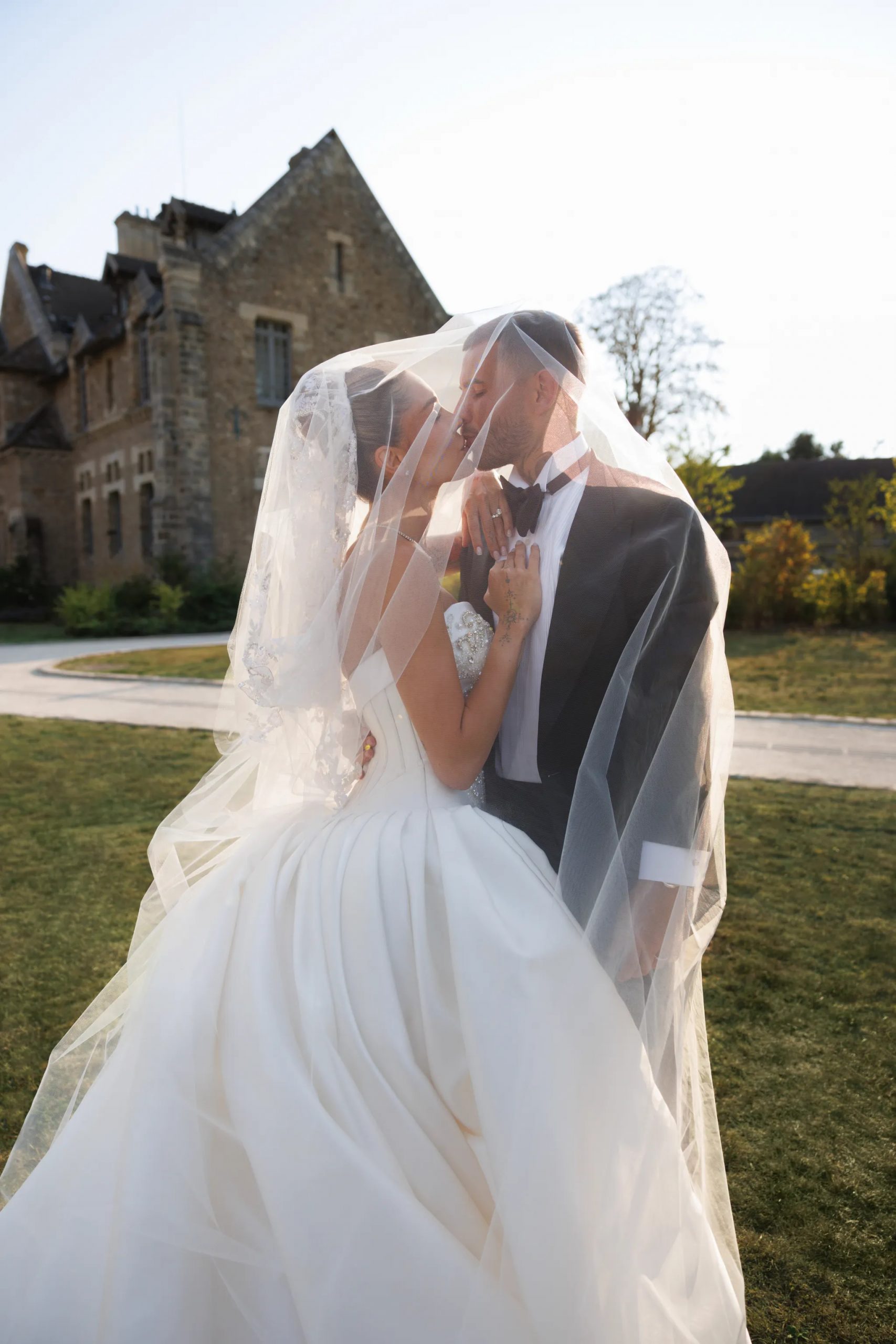 Fußballstar Lucas Hernández hat geheiratet: die schönsten Aufnahmen der prachtvollen Hochzeit
