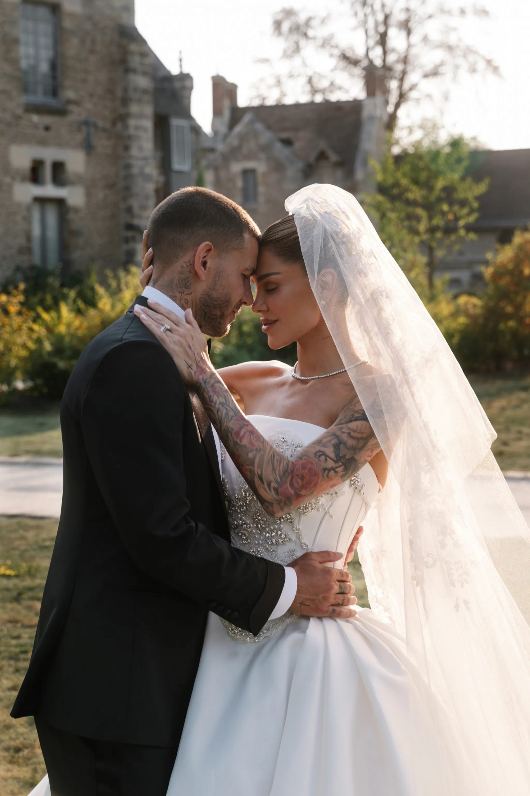 Fußballstar Lucas Hernández hat geheiratet: die schönsten Aufnahmen der prachtvollen Hochzeit