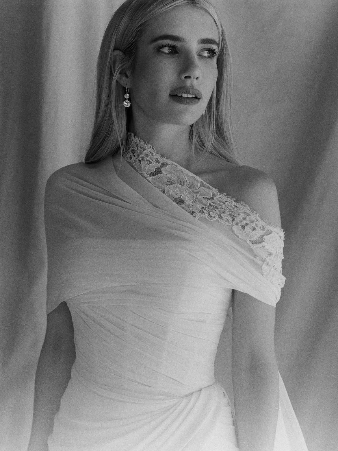 Emma Roberts zeigt neue Fotos von ihrer Hochzeit