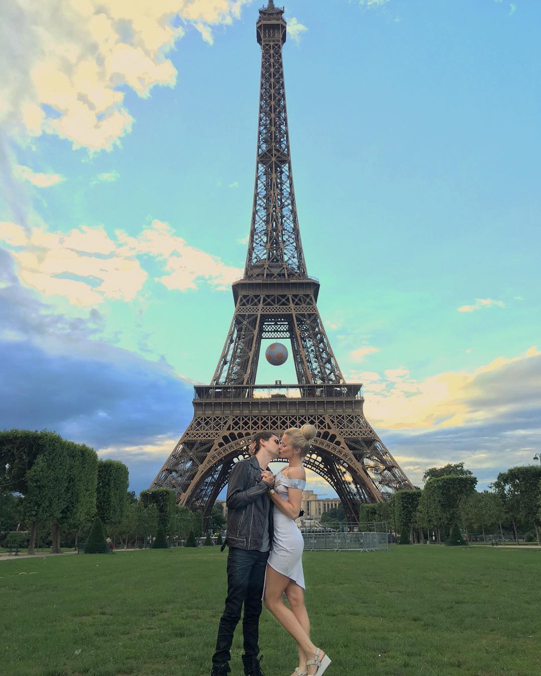 Muse-Frontmann Matt Bellamy reicht die Scheidung von Model Elle Evans ein