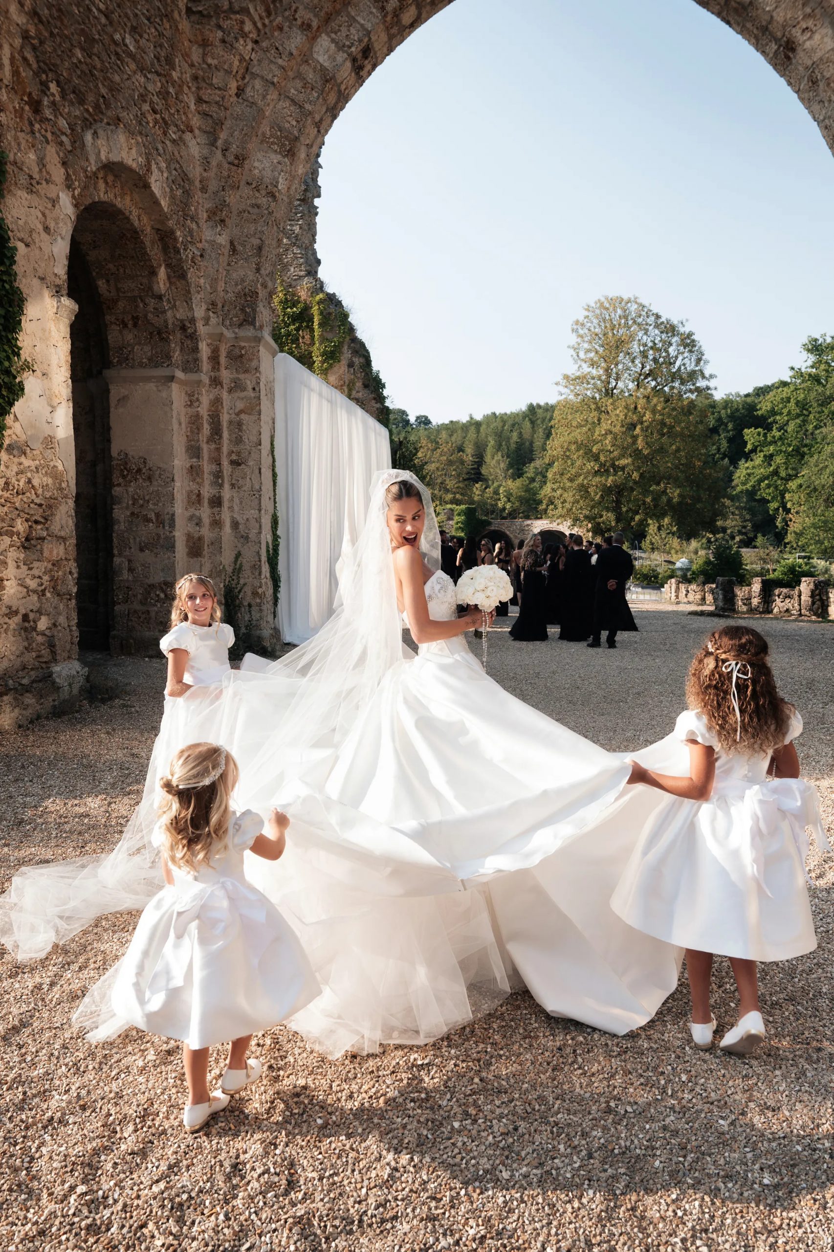 Fußballstar Lucas Hernández hat geheiratet: die schönsten Aufnahmen der prachtvollen Hochzeit