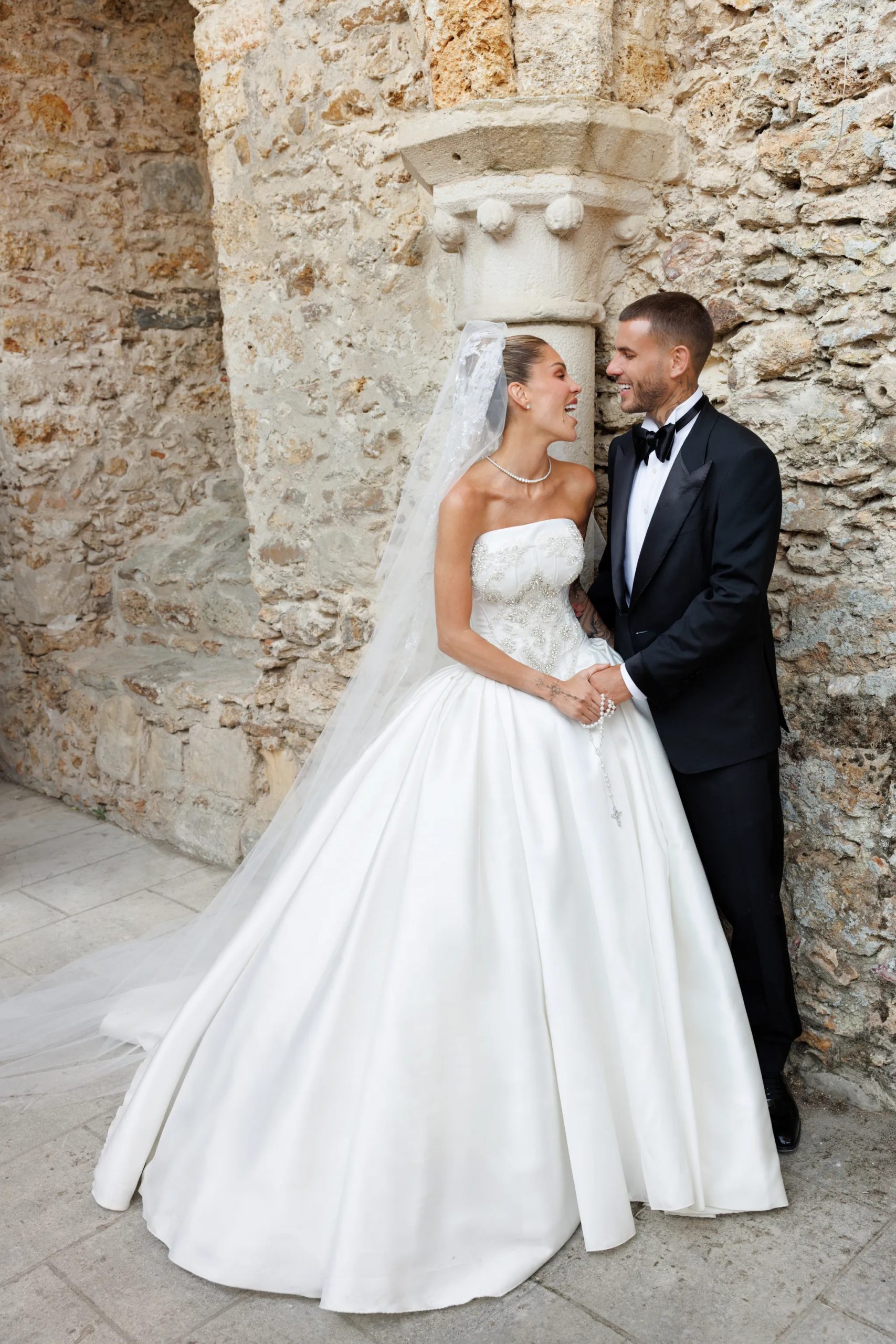 Fußballstar Lucas Hernández hat geheiratet: die schönsten Aufnahmen der prachtvollen Hochzeit